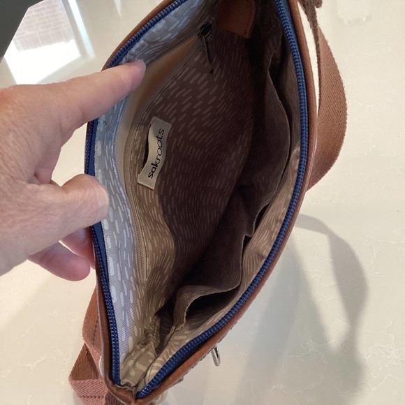 Sakroots Navy Blue Spirit Desert Floral Crossbody Adjustable Strap Granny core - Picture 7 of 10